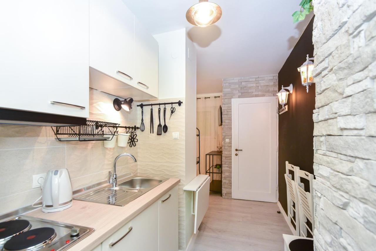 Apartman Feral *