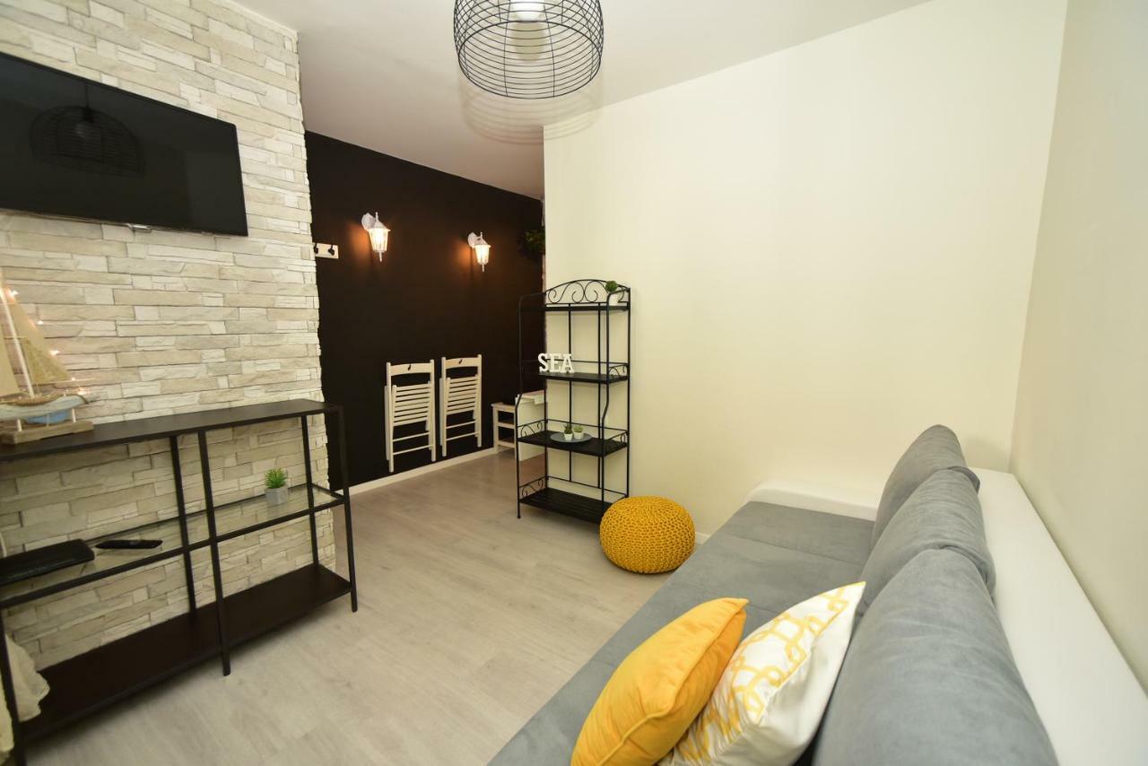Apartman Feral *